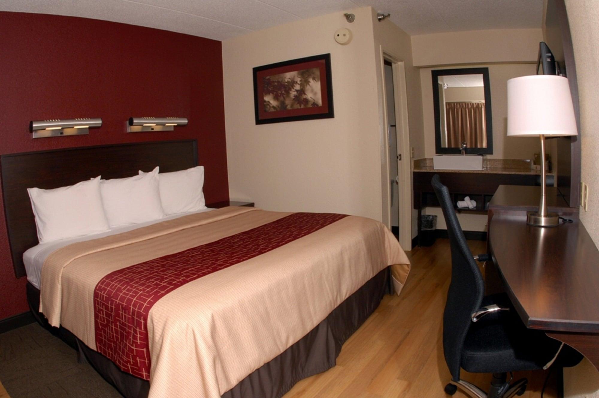 Red Roof Inn Plus+ Philadelphia Airport Essington Exterior photo