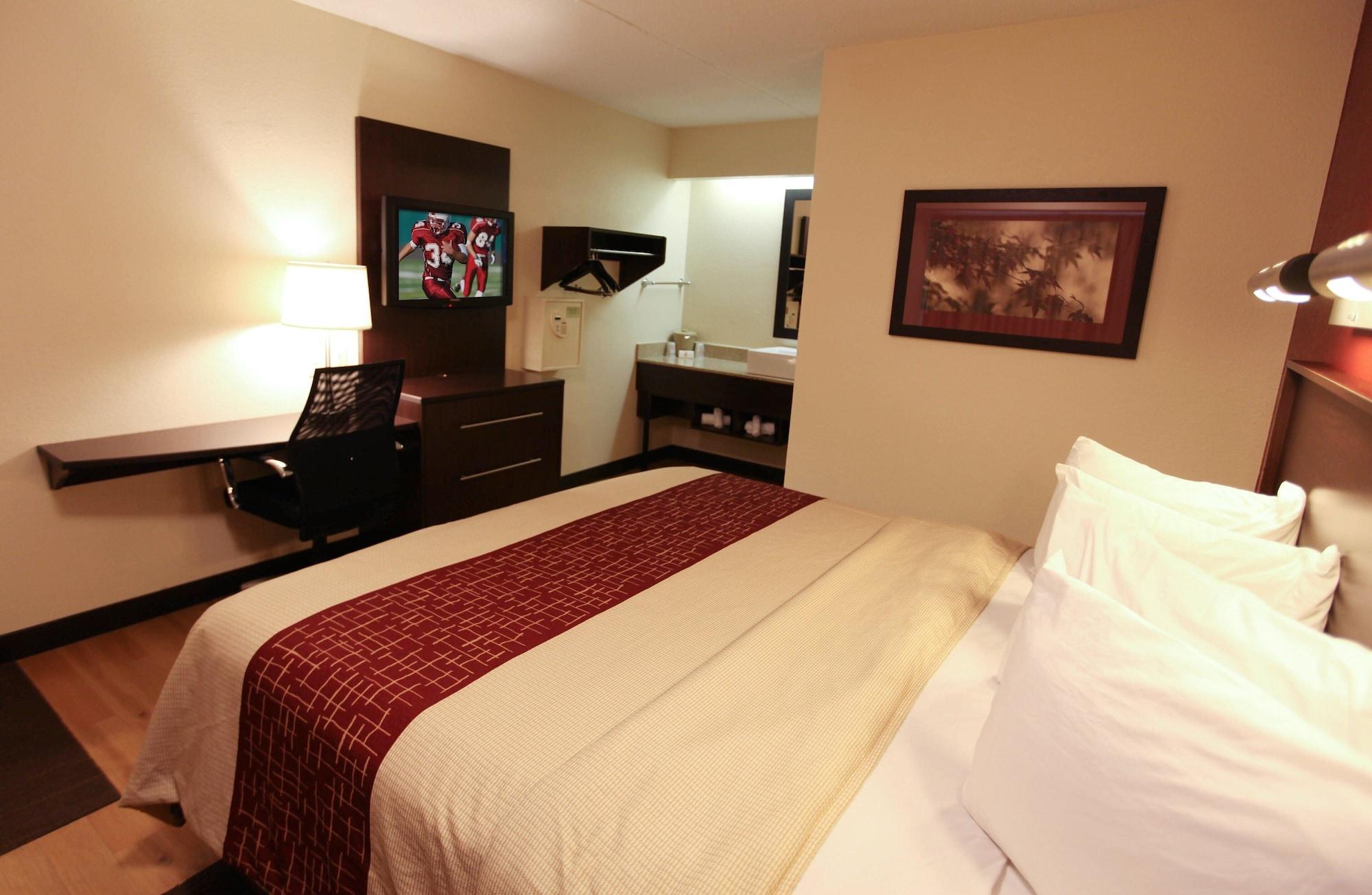 Red Roof Inn Plus+ Philadelphia Airport Essington Exterior photo